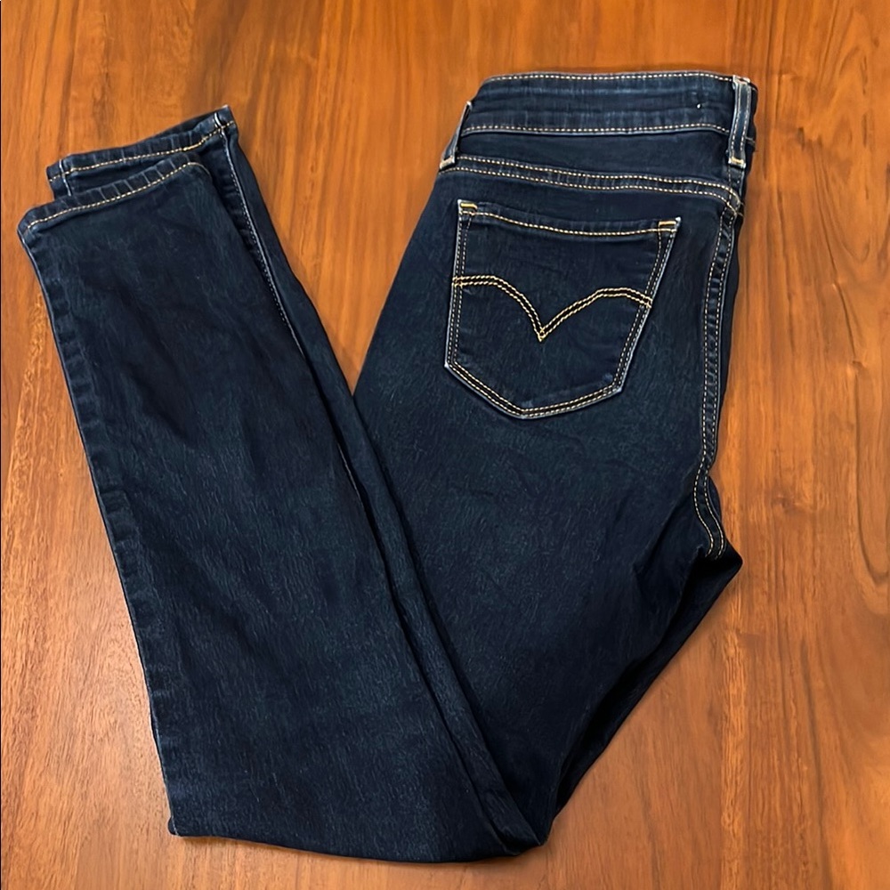 Lev’s 711 skinny jeans